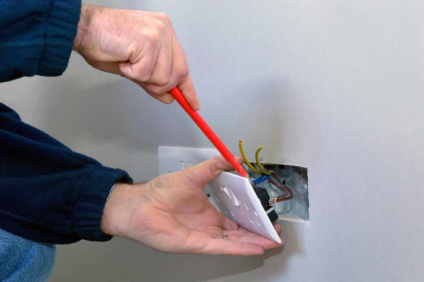 Our electricians can install plug sockets for domestic and commercial proeprties in Hailsham and the local area. 